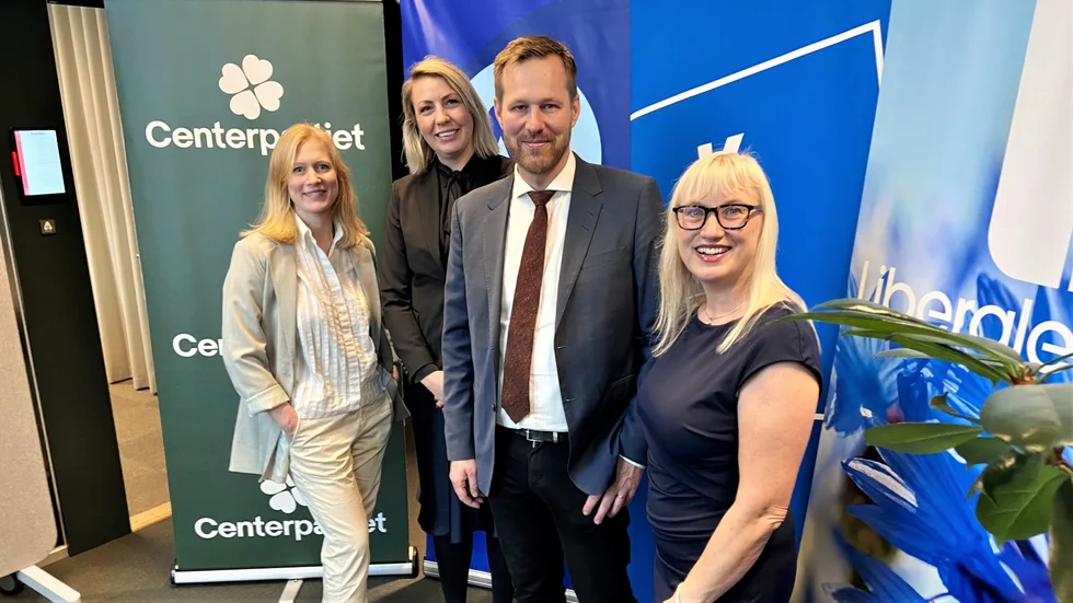 Unn Harsem (C), Emilie Orring (M), Björn-Owe Björk (KD) och Malin Sjöberg Högrell (L) lägger fram till förslag för att styra regionen den kommande mandatperioden