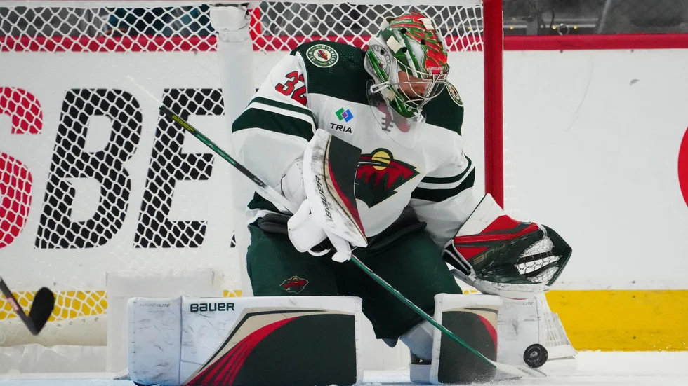 Filip Gustavsson räddade 35 skott mot San José Sharks, men hans lag föll på straffar.