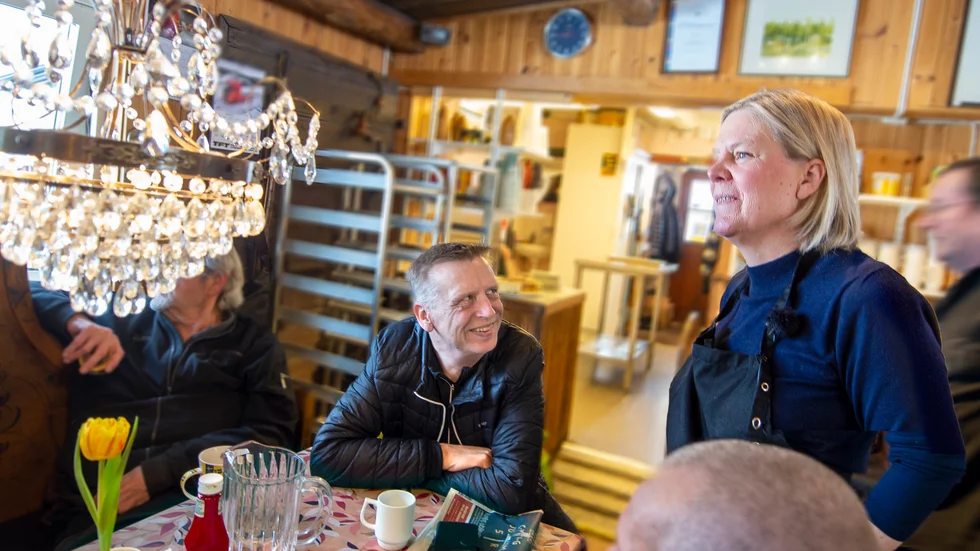 Jean-Åke Malmquist var en av gästerna på Vippabackens restaurang som hajade till när han såg att den som serverade var socialdemokraternas partiledare Magdalena Andersson.