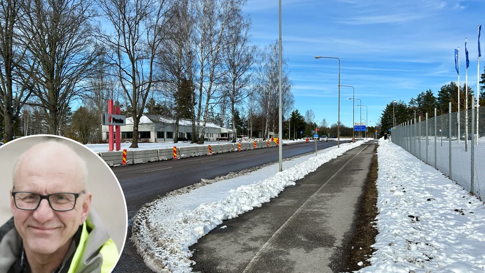 Michael Antonsen förklarar vad som har hänt med träden utmed delar av Värmbolsvägen. 