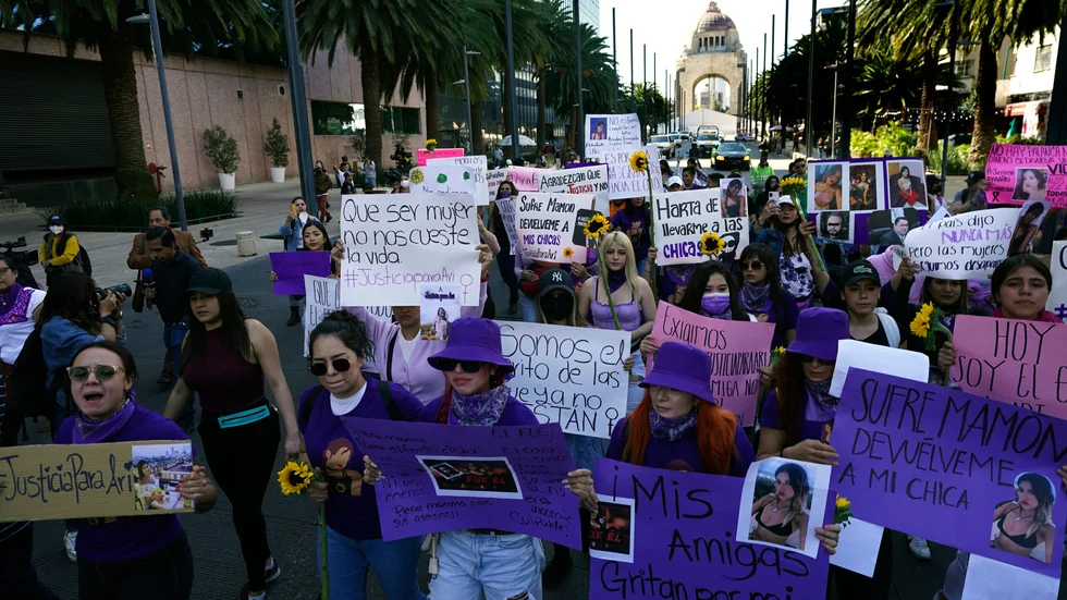En protestmarsch i november i fjol mot mordet på en kvinna i Mexico City. Arkivbild.