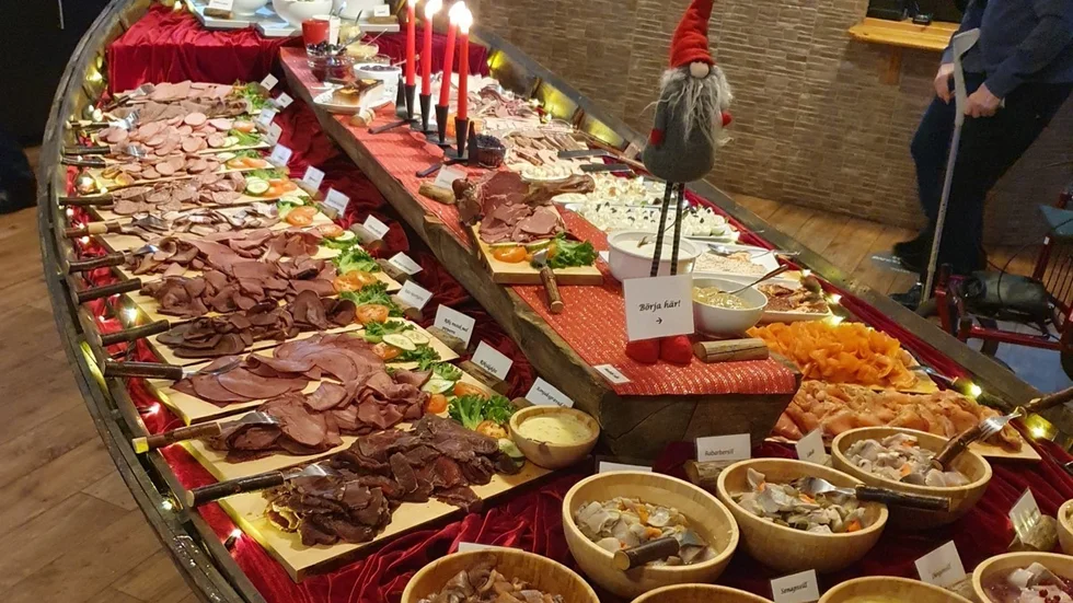 SPF Överkalix åt ett spektakulärt uppdukat julbord på Jockfalls restaurang. 
