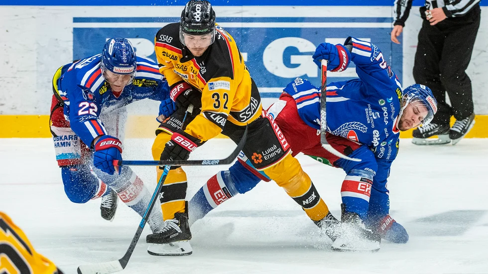 "Det är ett jäkla jobb vi har framför oss, men vi kan fortfarande rädda den här säsongen", säger Oscar Engsund.