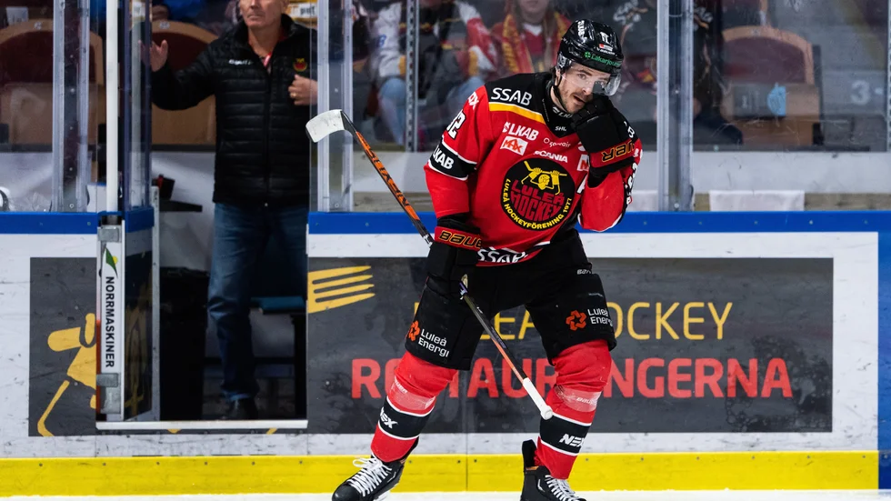 Oscar Engsund fick matchstraff mot Leksand.