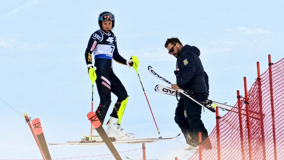 Anna Swenn Larssons trista slut på VM. Hon körde ur i det andra åket efter misstaget i det första som gjorde att medaljchansen försvann.