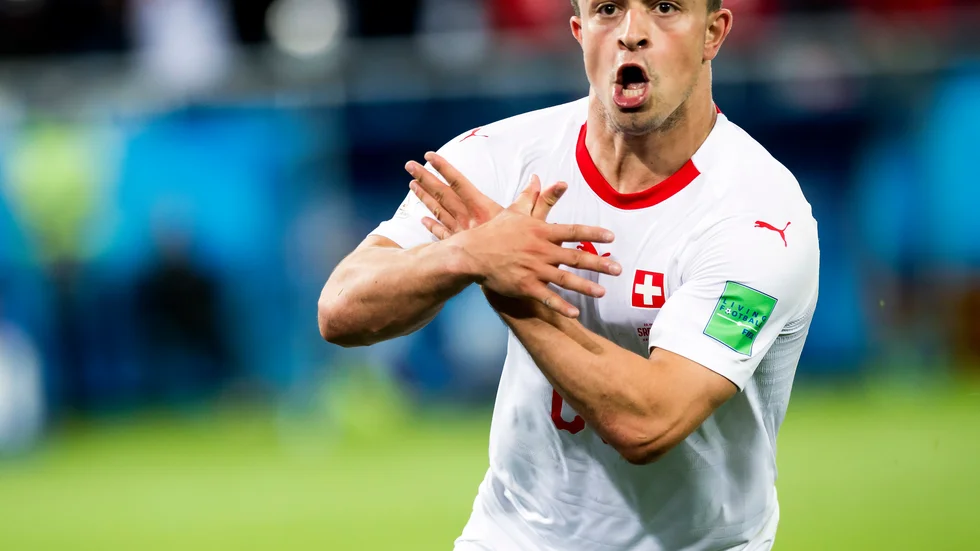Schweiz Xherdan Shaqiri gjorde mål mot Serbien i VM 2018. Då valde han en kontroversiell målgest – nu möts Schweiz och Serbien igen. Arkivbild.