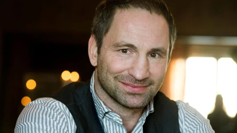 Krokigt. Han har inte gått den rakaste vägen, Paolo Roberto. På Östgötaforum ska han berätta som sin väg fram till ett lyckat företagande.