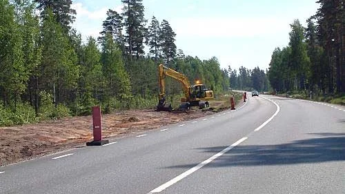För 25 miljoner kronor fortsätter vägen mellan Mariannelund och Eksjö att byggas om så den blir mer trafiksäker.