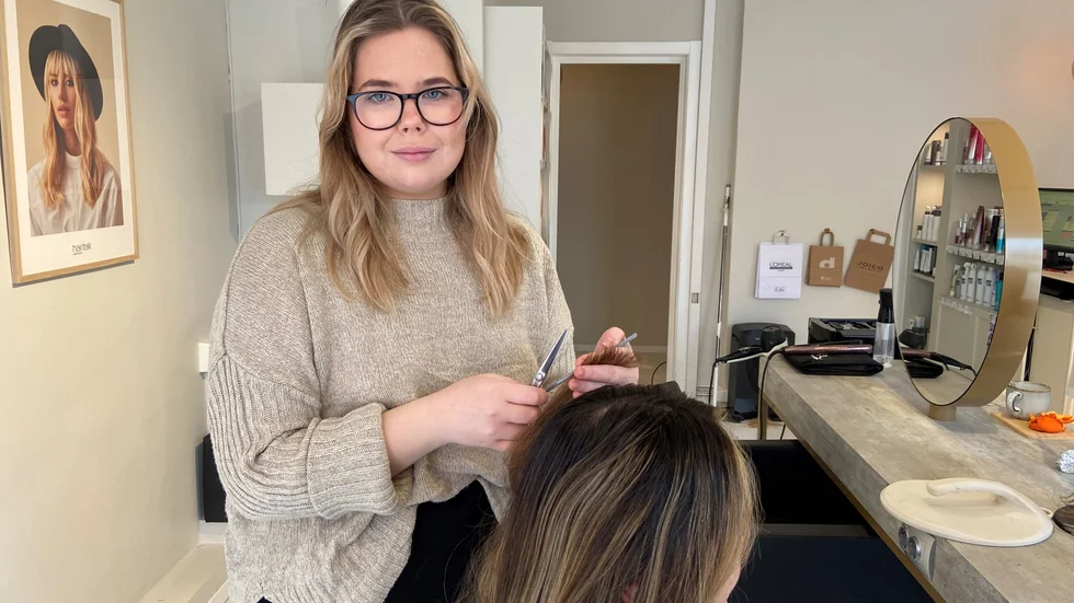 "Nu handlar det mer om att man ska framhäva det naturliga och att det ska vara hållbart", säger frisören Heidi Persson, en av ägarna till Salong White i Katrineholm. 