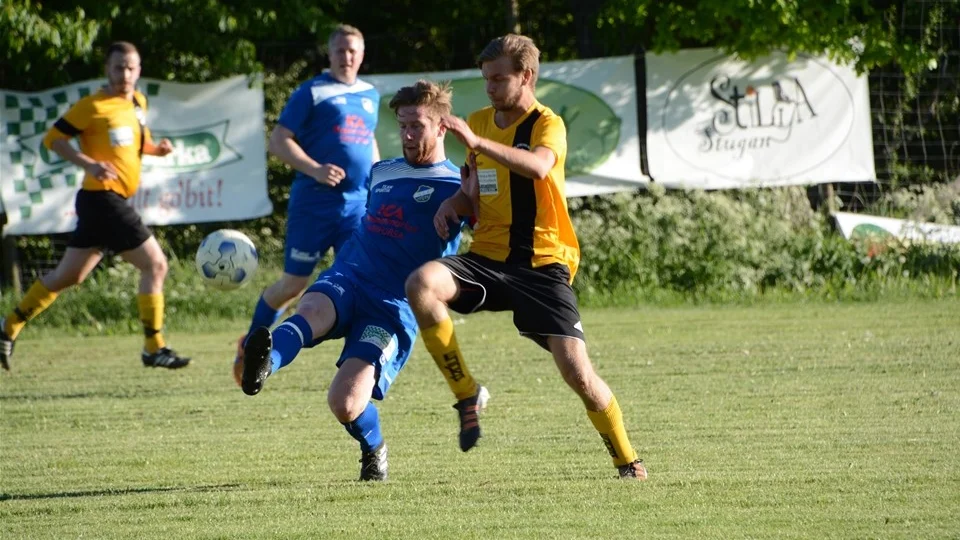 Tobias Malmberg gjorde Hägerstads mål som gav slutresultatet 1-1 mot Slätmon. Foto: Ossian Mathiasson