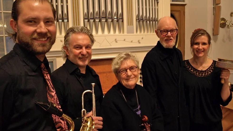 Byorkestern med Mathilda Johansson, Kristina Samuelsson, Carl Henriksson, Marian Gigla, och Hans Samuelsson ger en lunchkonsert på torsdagen i musikveckan.