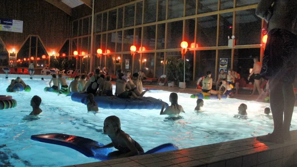 Arbetsmiljöverket vill se en djupare dokumentation av riksrna med de kemikalier som används i simhallen.