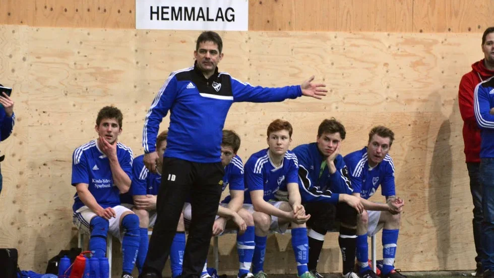 Jörgen Damms Österbymo är fortsatt piskat att vinna för att kunna ha någon chans att fixa nytt kontrakt.