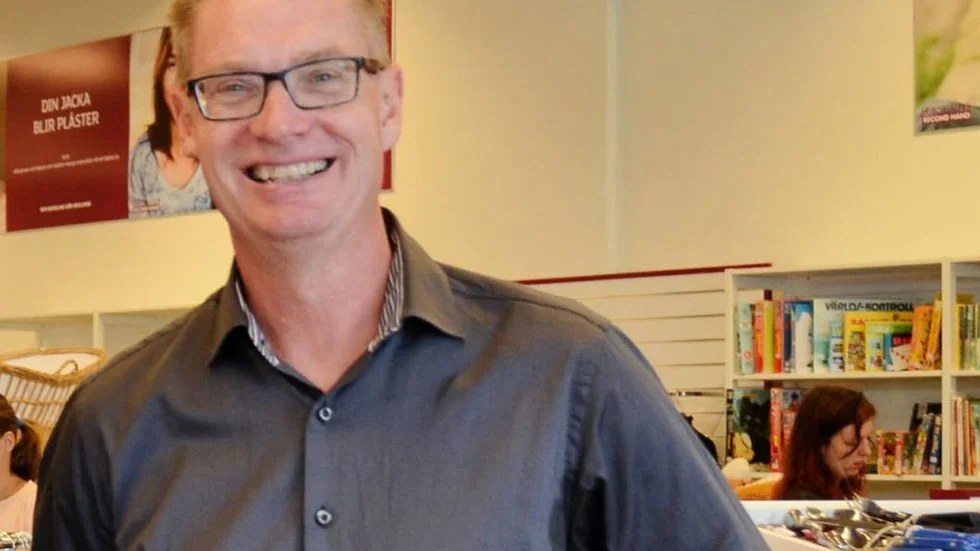Peter Magnusson på Erikshjälpen Second Hand i Vimmerby var väldigt nöjd med lördagens insats för Världens Barn.