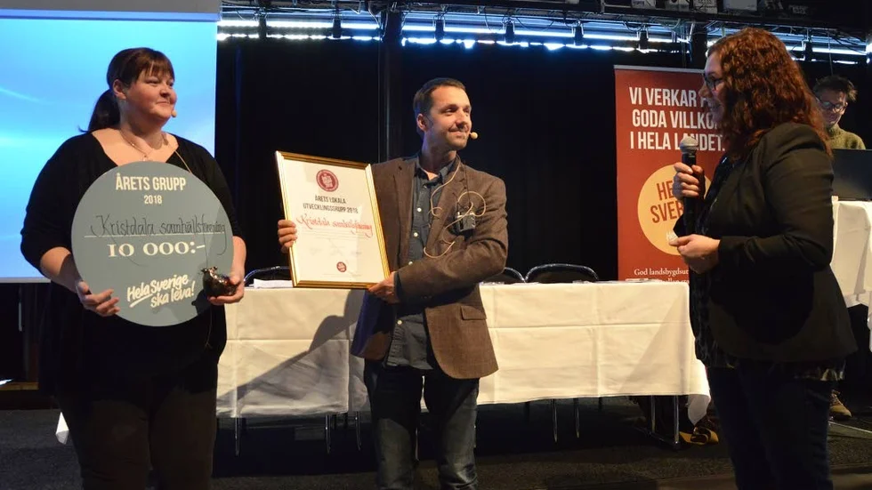 Riksorganisationen Hela Sverige Ska Leva delade ut priset Årets Lokala Utvecklingsgrupp till Kristdala Samhällsförening. Annicka Gunnarsson och Mark Geuze tog emot priset av ordförande Åse Classon vid en ceremini i Stockholm.