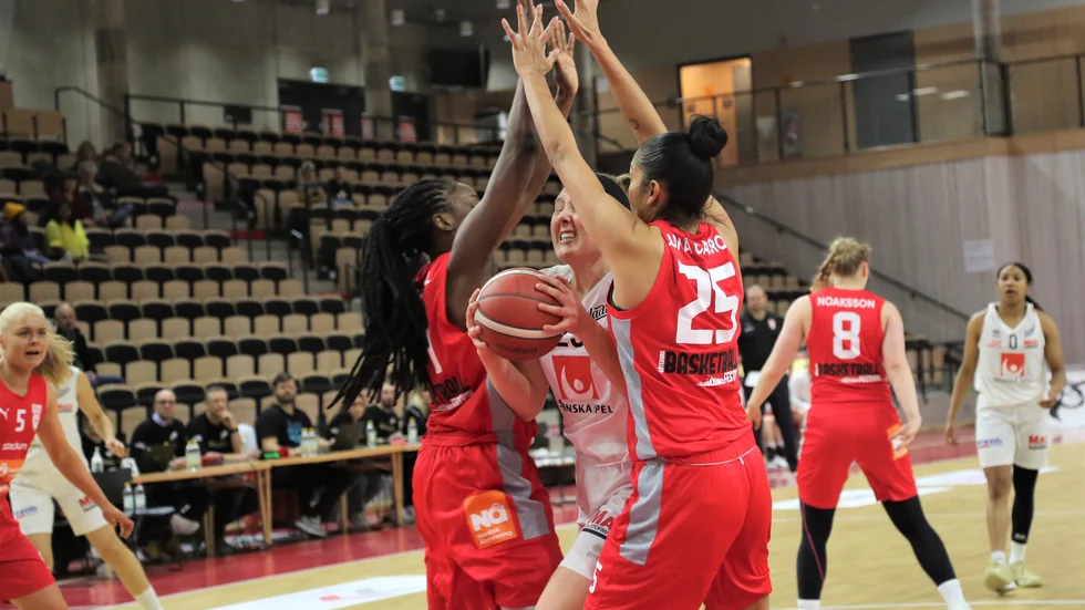 Jessica Kelliher och Visby Ladies har det fortsatt tufft. Mot Högsbo kom fjärde raka förlusten.