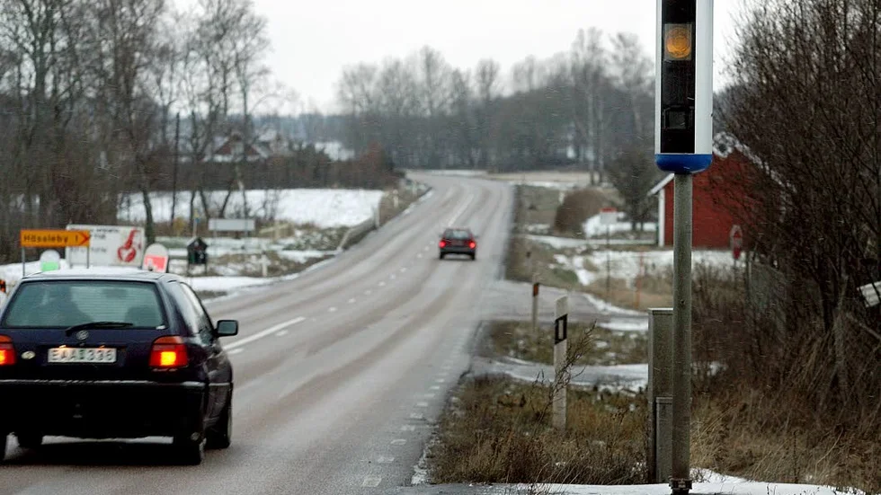 Snart är de sista kamerorna på plats på väg 1050.