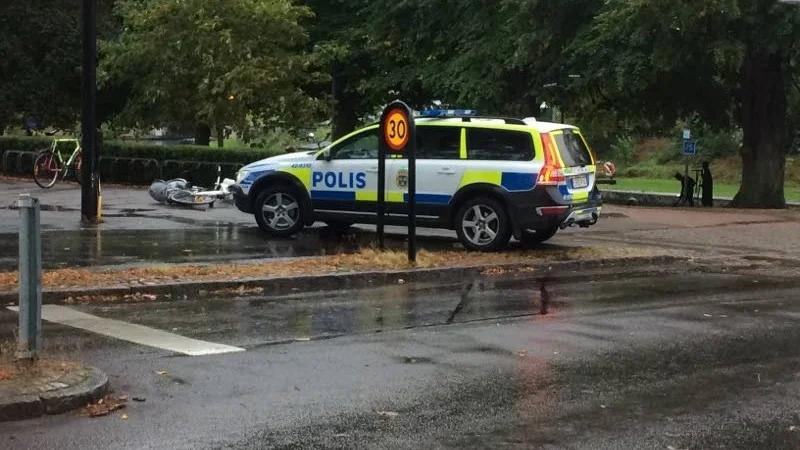 Vid 08-tiden på onsdagsmorgonen greps en man i centrala Motala misstänkt för inbrott.