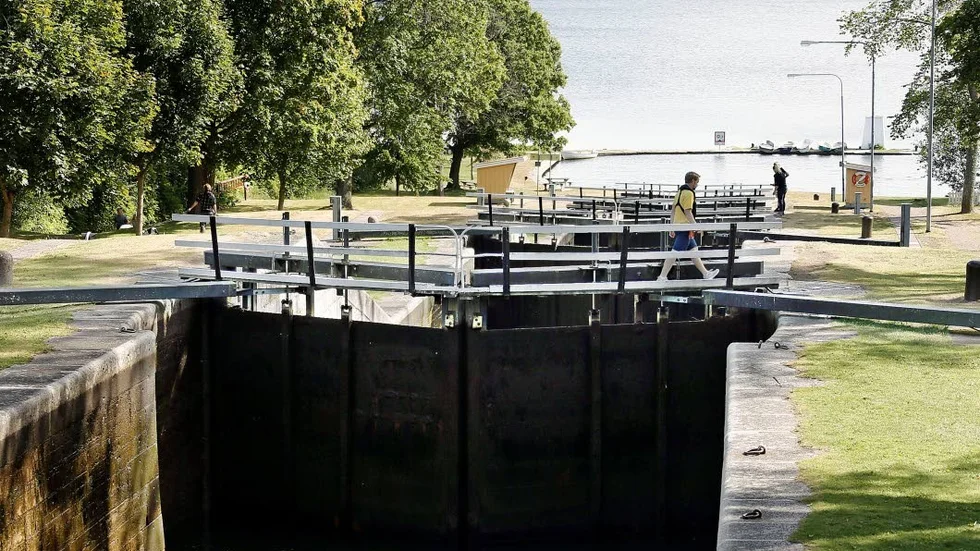 Slusstrappan.  Den mäktiga stigningen i slusstrappan i Borenshult är något som en slussvärd måste känna till.