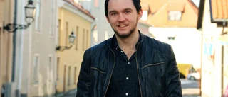 Han vill få killar att prata känslor