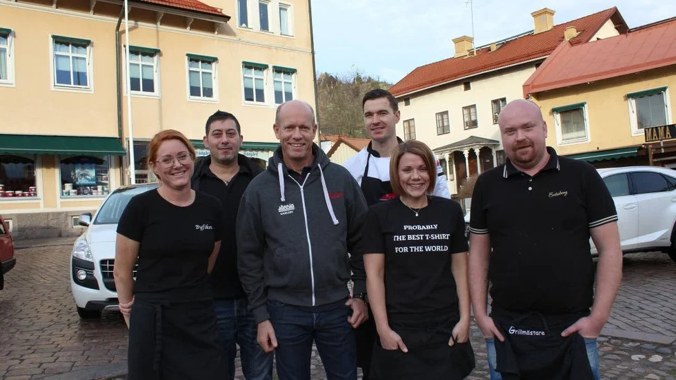 Företagare. Några av de engagerade är från vänster Maria Björkman, Byfiket; Jouni Besheri, Montecristo; Leif Merell, Leifs verktyg; Martin Krüger, Torget 1, samt Maria och Adam Bertilsson, Mama Dalton.