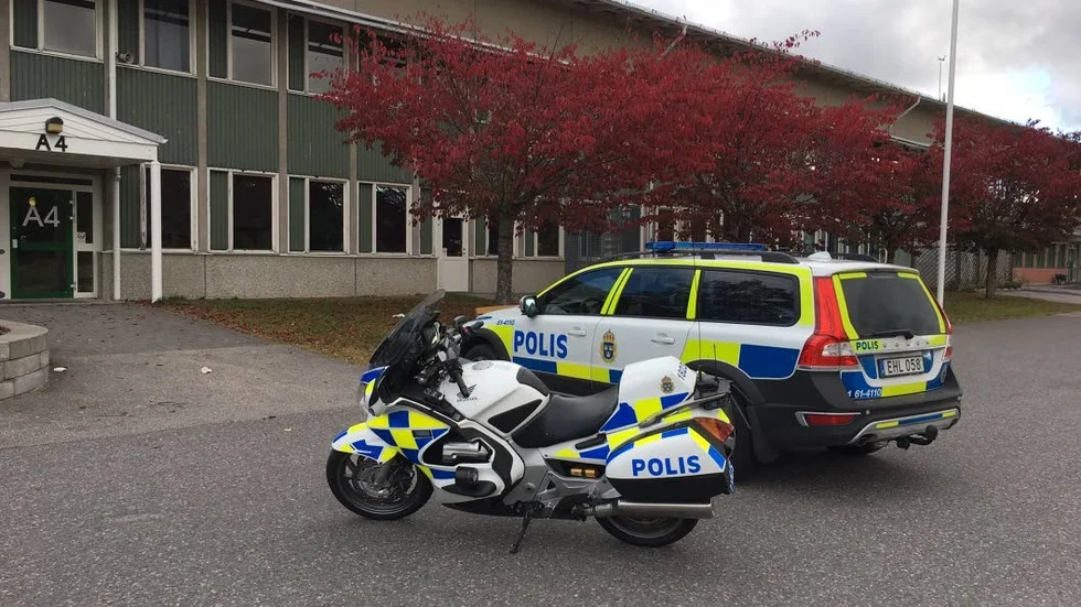 Det var oroligt på gymnasiet under förmiddagen. Enligt uppgift ska en elev ha bliivt misshandlad.