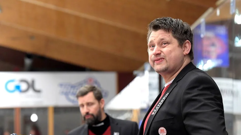 VIK:s tränare Mattias Karlin.