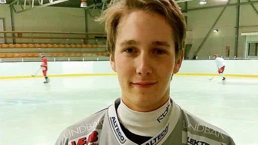 Rena rama väggen. Norske målvakten Niels-August Corneliussen har bara släppt in ett enda mål i Målilla Bandy så här långt.