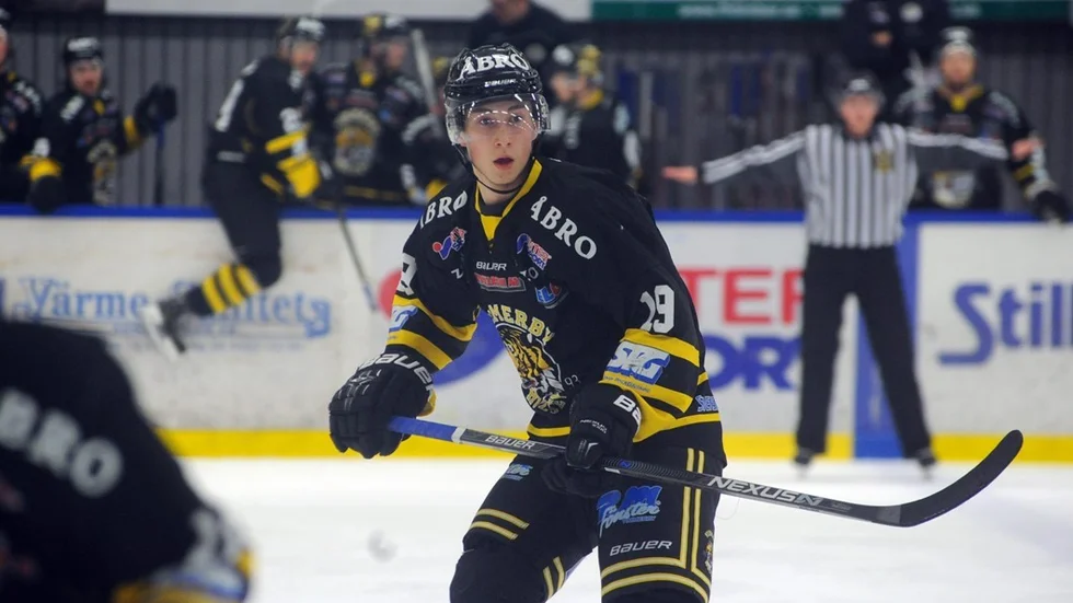 Anton Carlsson har utvecklats mycket i vinter och har hittat sin roll i VH. ”Anton har tagit stora kliv”, säger tränaren Eric Karlsson.
