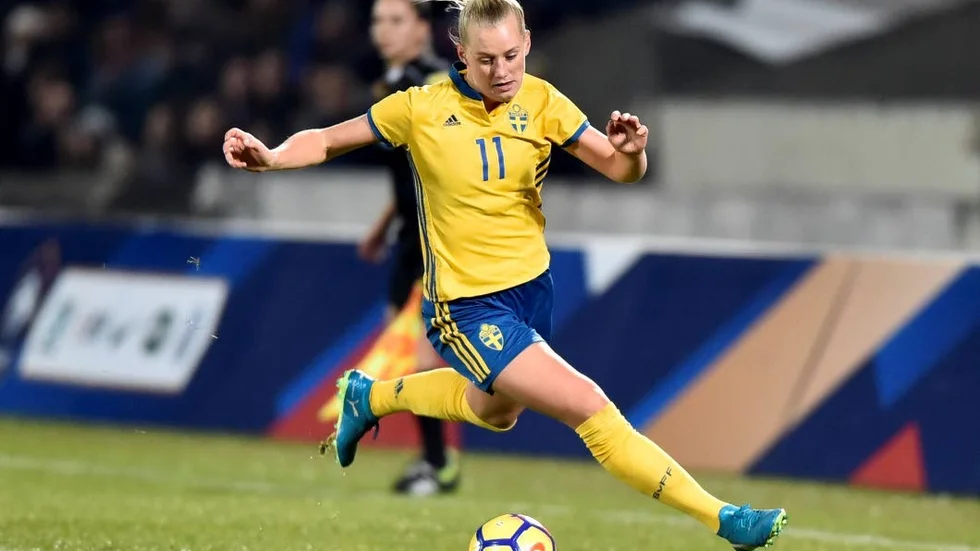 Anfallsvapen. Stina Blackstenius var nära att bli målskytt mot Frankrike. Förtroendet hon fått i landslaget har gett självförtroende.