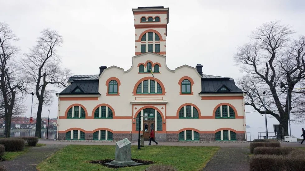 Nu är det klart att Slottsholmen tar över varmbadhuset på Strömsholmen.