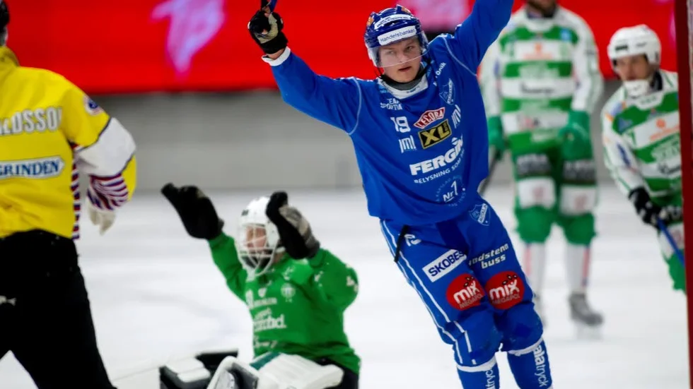 Lämnar. Ytterhalven Viktor Uhlin lämnar IFK Motalas bandylag efter bara en säsong.