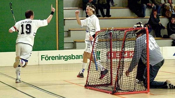 Vasst radarpar. Niclas Nilsson fem och Johan Astbrant sex  poäng avgjorde för VIBK mot Nerike.