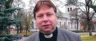 Konfirmander i stupstock- allmänheten upprörd