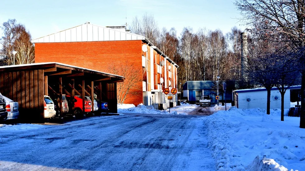 Husen vid Kvillgränd i centrala Storebro. Foto: Jenn Hultberg