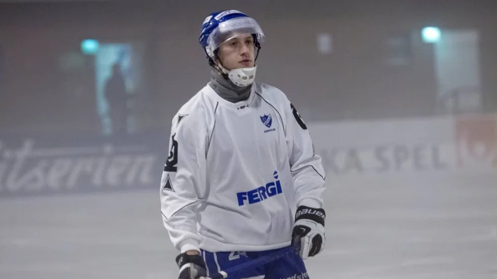Fredrik Lönn gör comeback efter skada när IFK Motala möter Broberg på bortaplan på fredagskvällen.