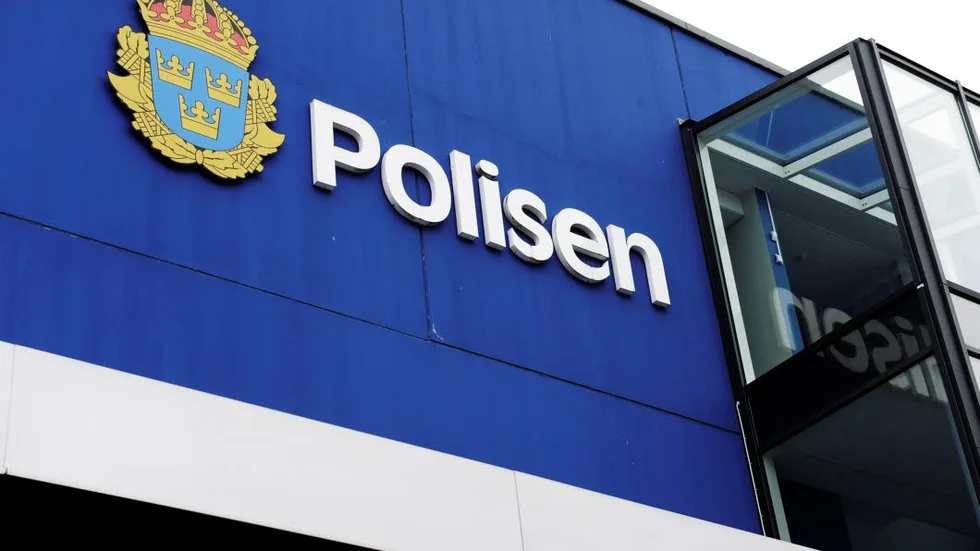 – Det finns inget som tyder på att man krossat rutan för att försöka ta sig in i restaurangen, säger Ulf Gollungberg vid polisen i Västervik.
