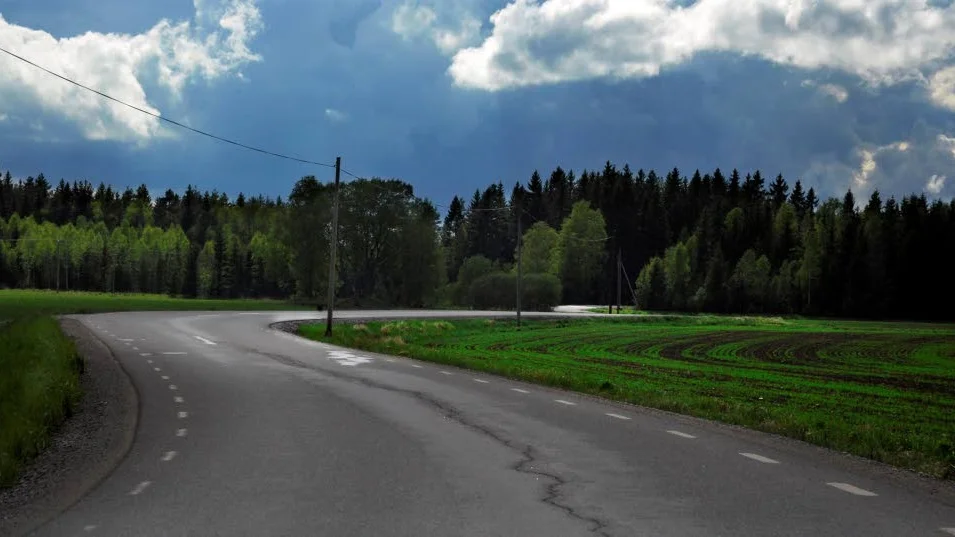 Trafikverket utreder att göra ett 50-tal vägar till enskilda vägar.