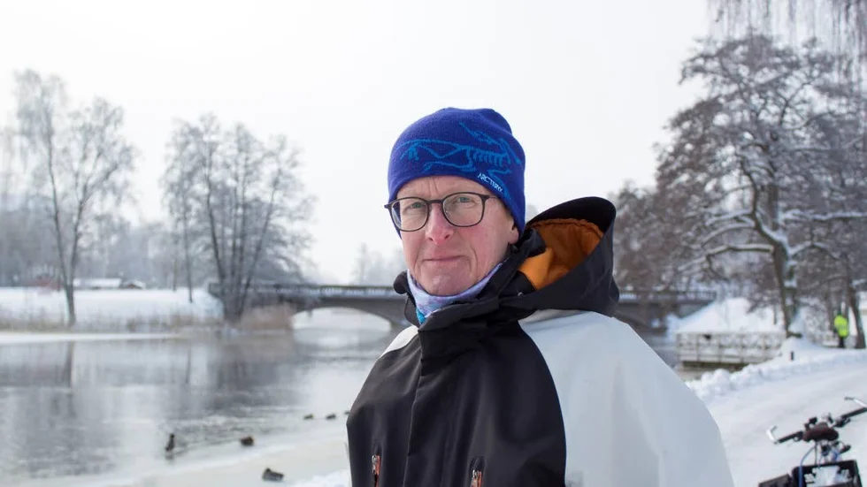 Fiskeentusiast. Esa Hämäläinen berättar att han har varit en inbiten fiskare sedan barnsben. Nu föreslår han gratis fiske med handredskap i centrum för Mjölbys unga. "Det skulle kunna bli en samlingspunkt. Varför nyttjar vi inte det här?", säger han.