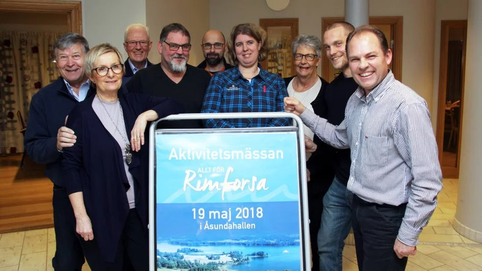Tillsammans. Weine Gunnarsson, Mona Damm, Kjell Holmström, Torgny Kargén, Håkan hemäng, Karin Gustafsson, Rose-Marie Frisk, Joakim Thörnberg och Leif Ihreskog.