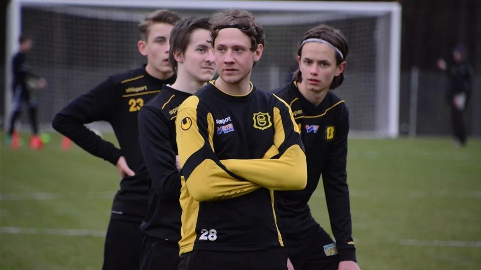 Jonathan Gustafsson startar för Gullringen i morgondagens match mot Ängö. Foto: Ossian Mathiasson