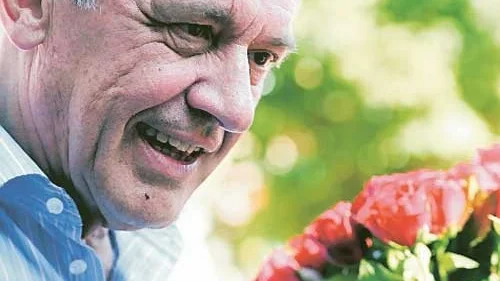 När Eliasson talar lyssnar folket. I alla fall i centrala Linköping där torgmötet drog stor publik.