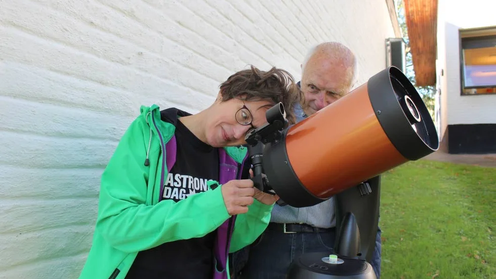 Eva Pettersson och Bo Söderberg representerar Gamleby Amatörastronomers Förening.