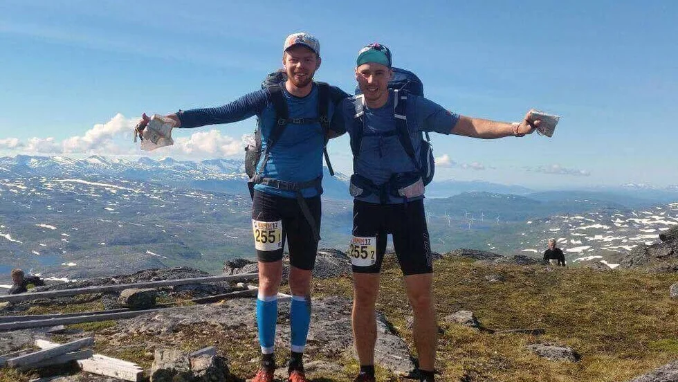 PÅ TOPP. Jonas Axén och Oskar Höglund från Motala genomförde Bamm i helgen. "Det tuffaste både jag och Jonas gjort", säger Höglund.