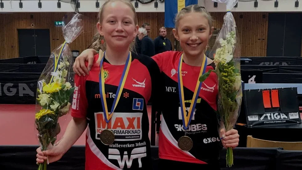 BRONSTJEJER. Felicia Szerman, till höger, tog i par med Moa Elmtoft från Lyckeby BTK sig ända fram till semifinal på USM i Eslöv.