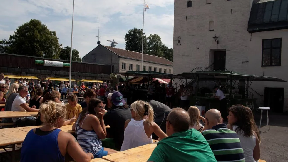 Öltälten, scenen och tivolit får den största kritiken.