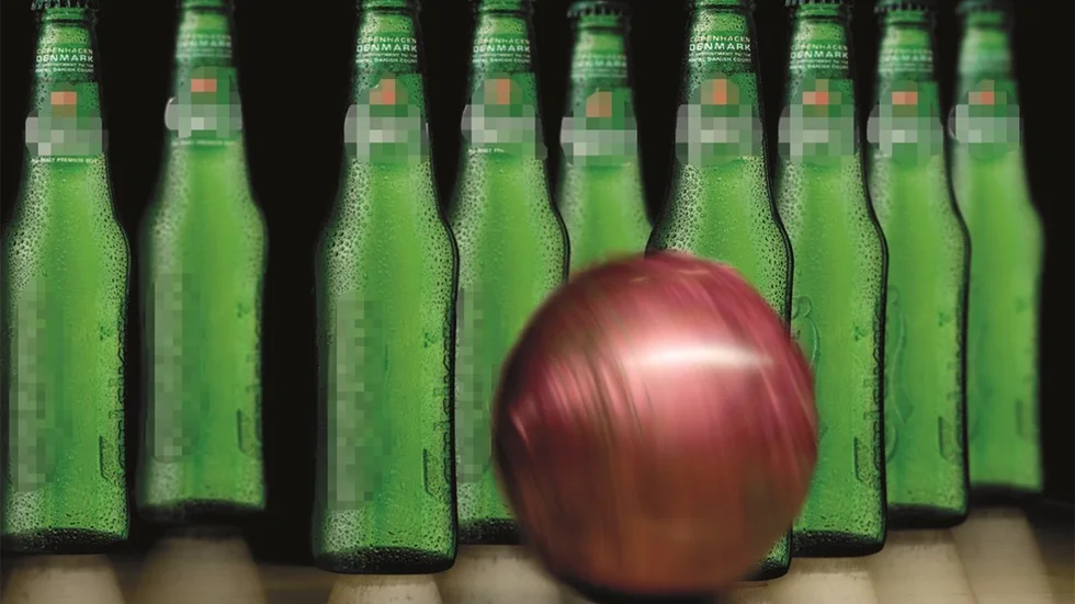 LADDADE MED STARKÖL. En seriematch mellan två bowlinglag från regionen kommer nu sannolikt utredas av förbundet, sedan det framkommit att bortalaget laddat upp med starköl strax innan matchen inleddes. OBS: Bilden är ett montage.
