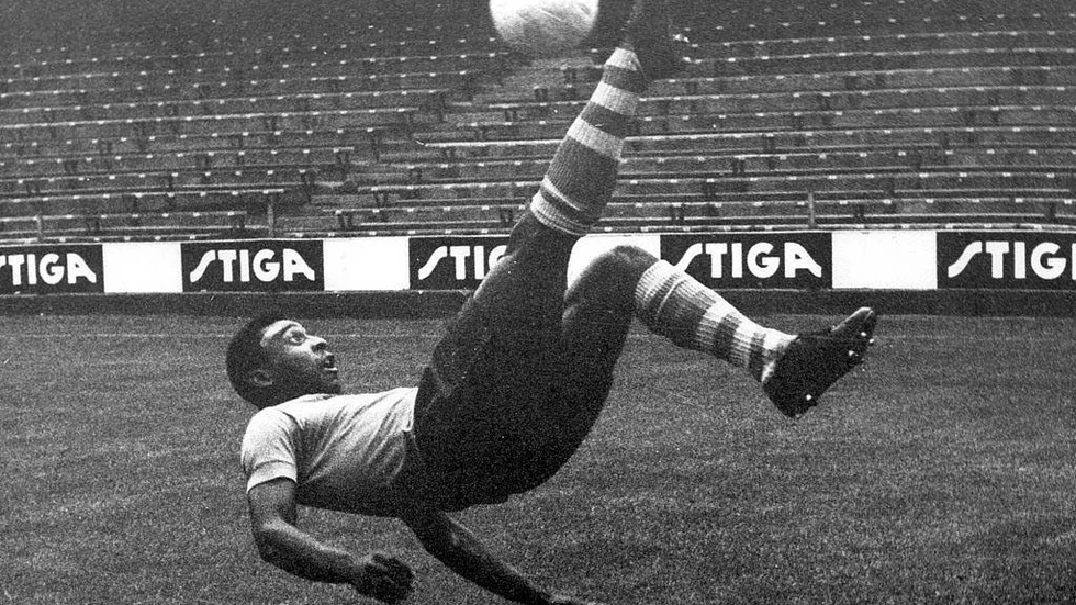Fotbollsfenoment Pelé. 1966 tränade han på Facits bekostnad i Åtvidaberg.