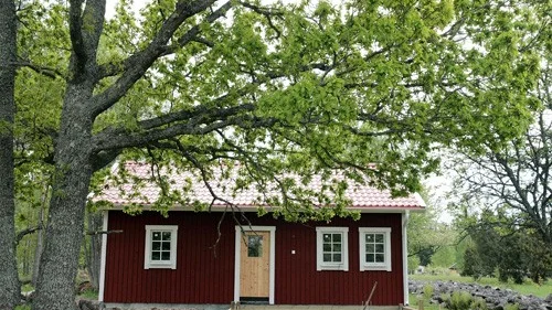 Idylliskt utanför Tuna. I Stolpetorp växer en helt ny stugby fram. Foto: Josefine Antonsson