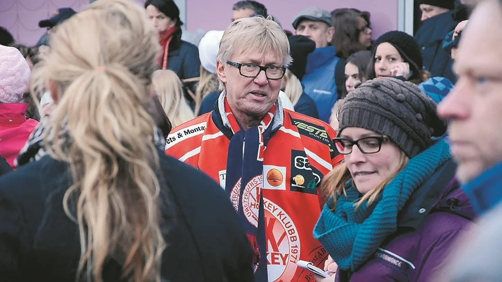 "Vi ska fasen till Allsvenskan, det är det vi brinner för", säger VIK-ordföranden Lars Jörbrink, som medger att klubben har gjort en ekonomisk chansning i år för att nå toppen.